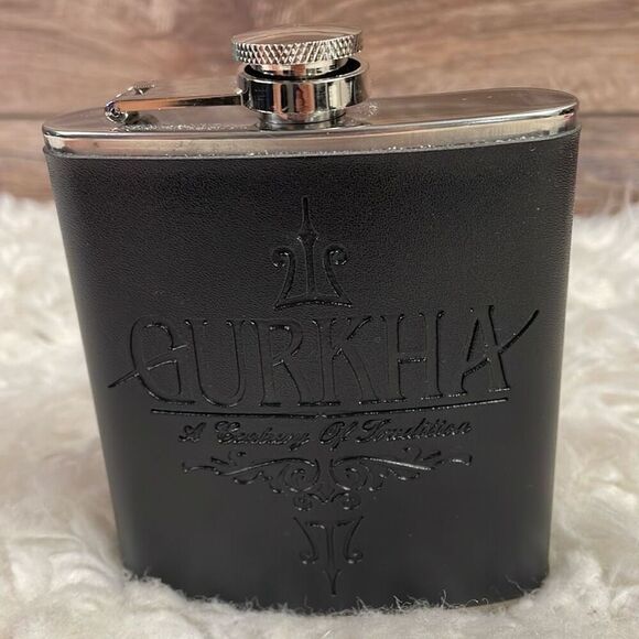 GURKHA SILVER HIP FLASK COVERED IN BLACK EMBOSSED LEATHER SLEEVE 4 1/2” Tall - Picture 1 of 7